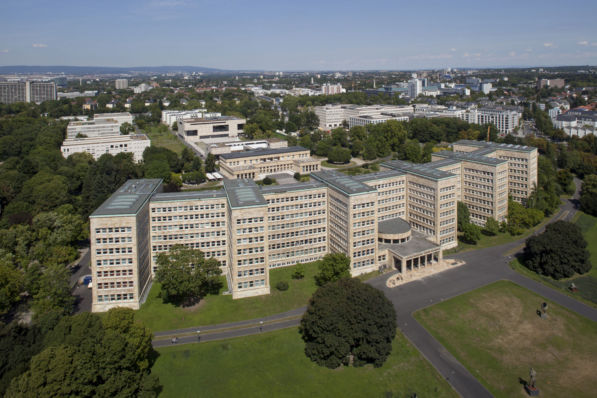  Johann Wolfgang Goethe Universität  